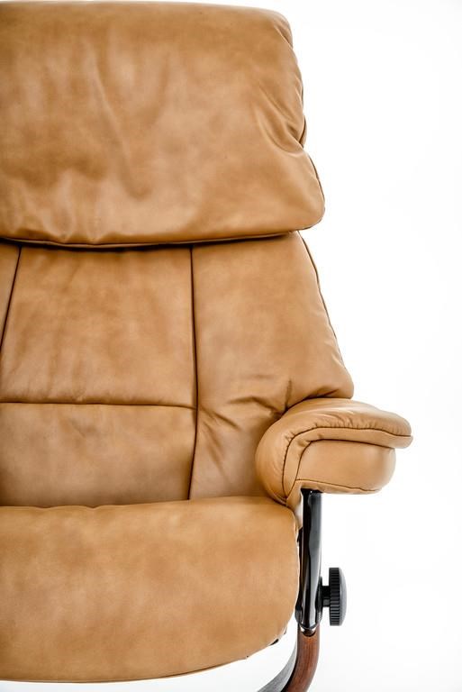 Ekornes stressless ruby medium leather reclining chair and ottoman paloma new shop forest